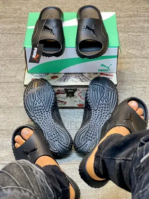 Puma Mustro Slides