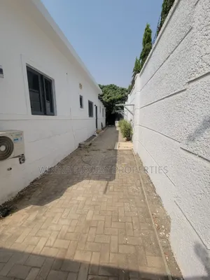 6bdrm Mansion in Life Camp for rent