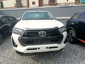 New Toyota Hilux 2025 White