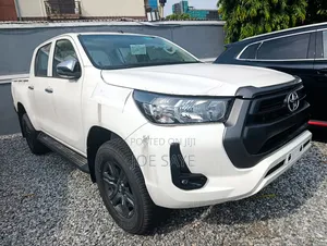 New Toyota Hilux 2025 White
