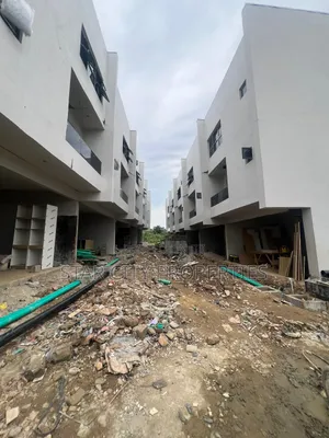 4bdrm Townhouse/Terrace in Surulere Lagos for sale