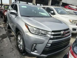 Toyota Highlander Limited Platinum V6 4x4 (3.5L 6cyl 6A) 2016 Silver