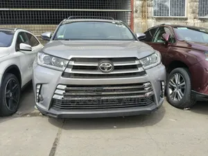 Toyota Highlander XLE V6 4x4 (3.5L 6cyl 6A) 2016 Silver