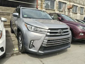 Toyota Highlander XLE V6 4x4 (3.5L 6cyl 6A) 2016 Silver
