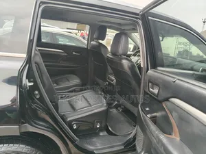 Toyota Highlander XLE 4dr SUV AWD (3.5L 6cyl 6A) 2015 Black
