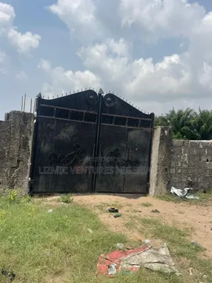 3bdrm Bungalow in Ilege Lcda, Lekki Expressway for sale