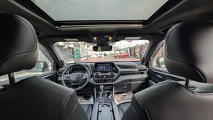 Toyota Highlander XSE 2021 Blue