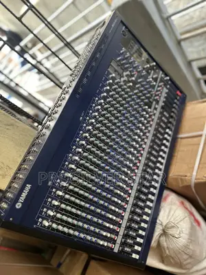 Yamaha Mixer Console Mg24/14fx