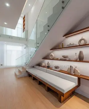 Luxry 3 Bedroom Maisonette With Bq
Victoria Island,Lagos