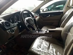 Mercedes-Benz C300 Luxury 4Matic Sedan AWD (3.5L 6cyl 7A) 2013 Black