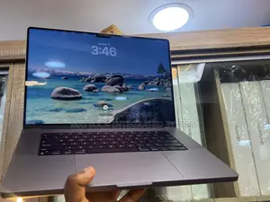 Laptop Apple MacBook Pro 2023 M3 14-Inch 24GB Apple M3 SSD 1T