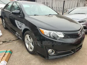 Toyota Camry SE 4dr Sedan (2.5L 4cyl 6A) 2014 Black