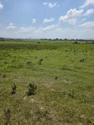 400sqm In Hoad Heights Estate. Behind Trade More Estate