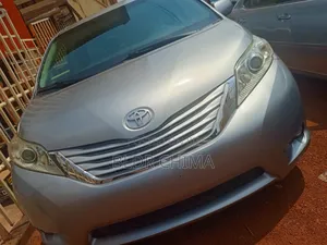 Toyota Sienna 2013 Gray