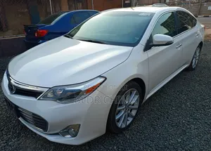 Toyota Avalon Limited 4dr Sedan (3.5L 6cyl 6A) 2015 White