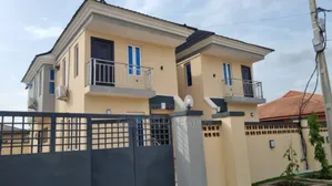 2bdrm Apartment in Pearl Estate, Obafemi-Owode for rent