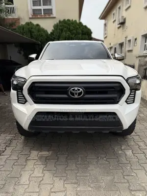 Toyota Tacoma SR5 Double Cab 6' Bed AT 2024 White