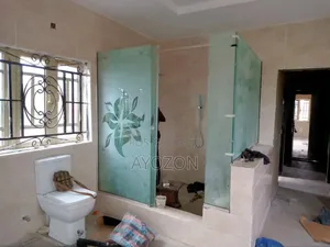 Shower Qubbicle
