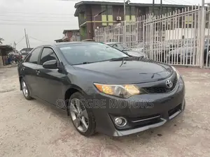 Toyota Camry SE Limited Edition 4dr Sedan (2.5L 4cyl 6A) 2012 Gray
