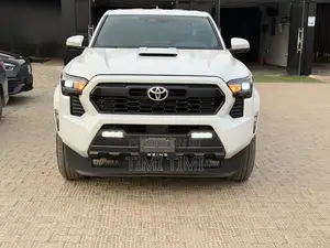 Toyota Tacoma TRD Sport Double Cab 6.1 ft. SB 2025 White