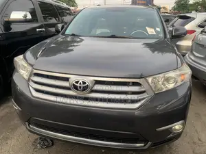 Toyota Highlander Limited 3.5l 4WD 2013 Gray