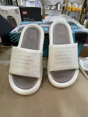 Adilette Comfort Slides