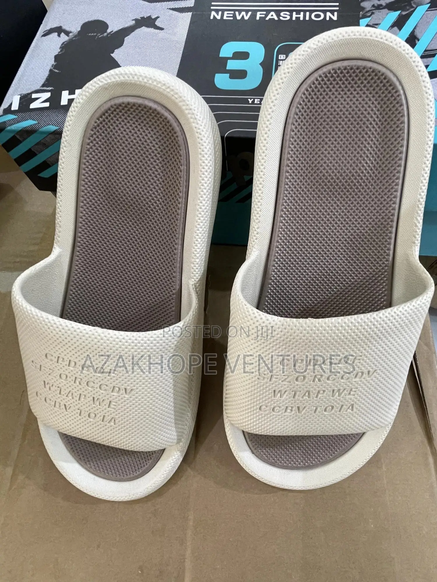 Adilette Comfort Slides