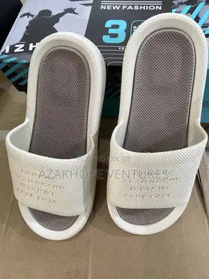 Adilette Comfort Slides