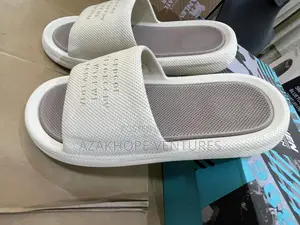 Adilette Comfort Slides