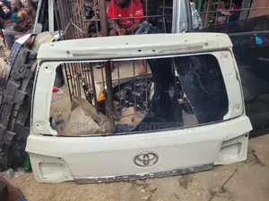Toyota Boot Landcruiser 2018 Empty