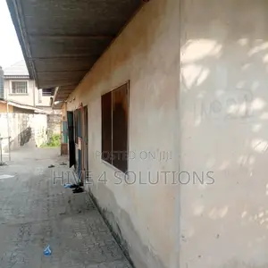 5bdrm House in Alasia, Iba / Ojo for sale