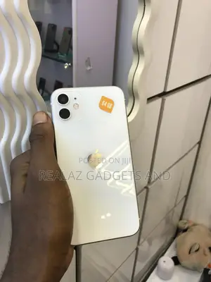 Apple iPhone 11 64 GB White