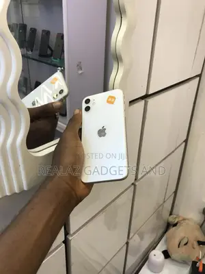 Apple iPhone 11 64 GB White
