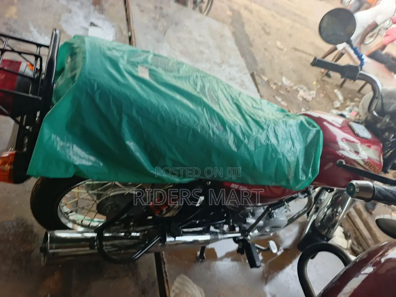 New Bajaj Boxer 2022 Red