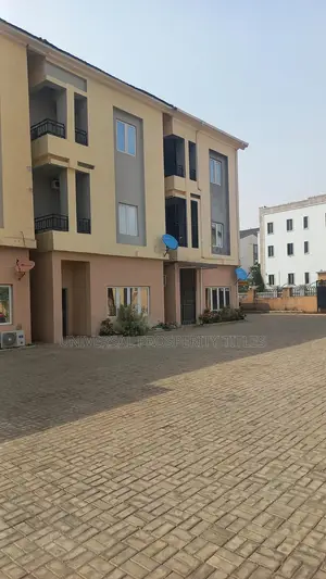 4bdrm Duplex in Guzape District for rent