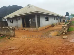 3bdrm Block of Flats in Benin City for sale