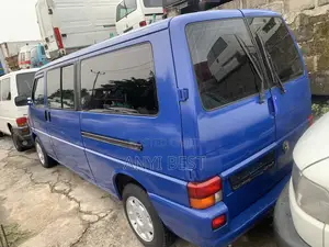 Volkswagen Transporter 2005 Blue