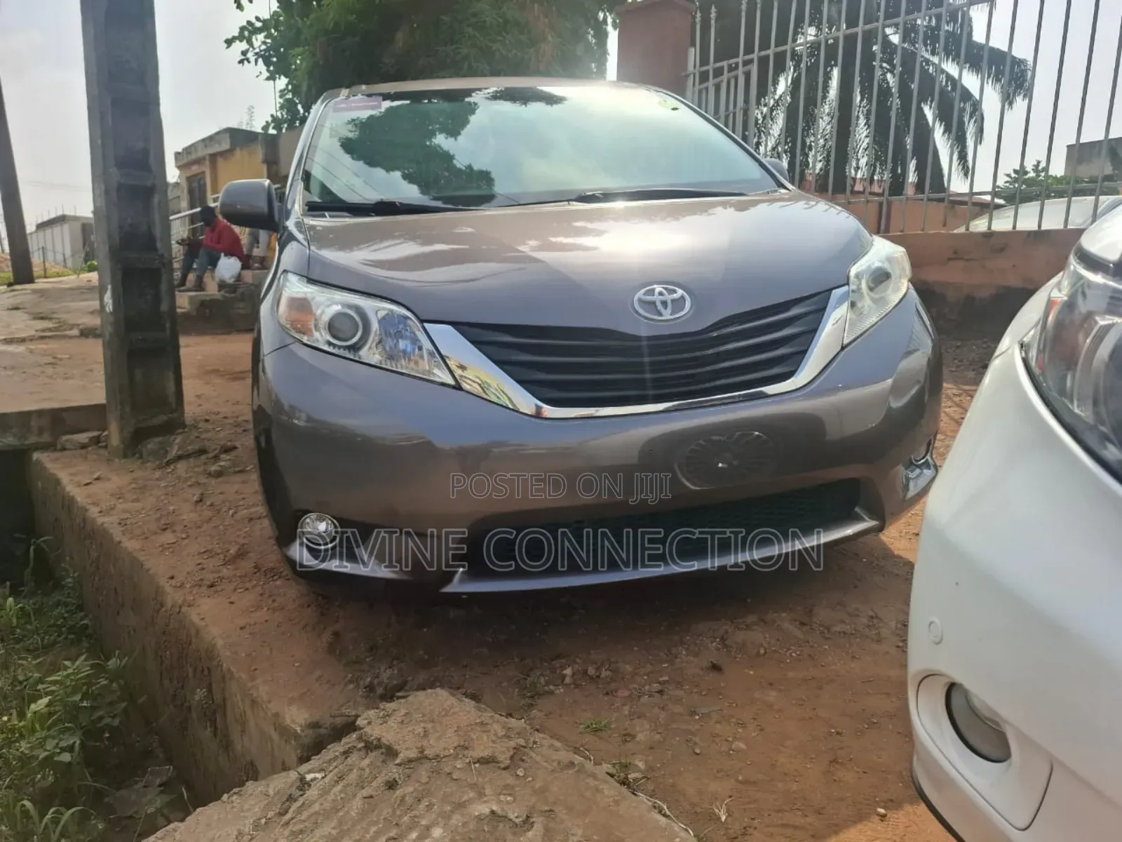 Toyota Sienna 2011 Beige