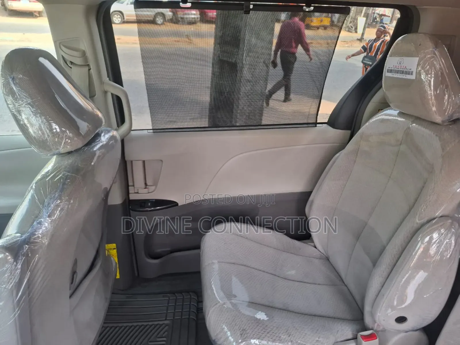 Toyota Sienna 2011 Beige