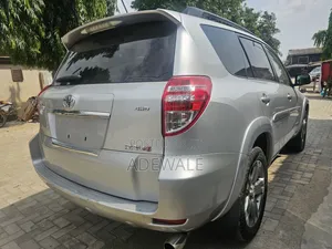 Toyota RAV4 2011 Silver