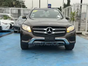 Mercedes-Benz GLC-Class 2018 Maroon