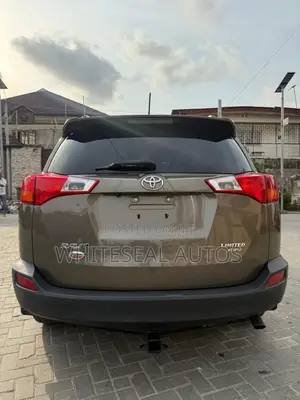 Toyota RAV4 Limited 4dr SUV (2.5L 4cyl 6A) 2015 Brown