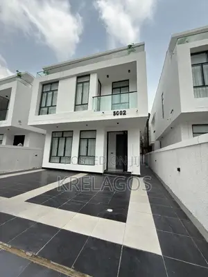 5bdrm Duplex in Chevron for sale