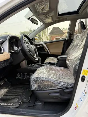 Toyota RAV4 XLE AWD (2.5L 4cyl 6A) 2017 White