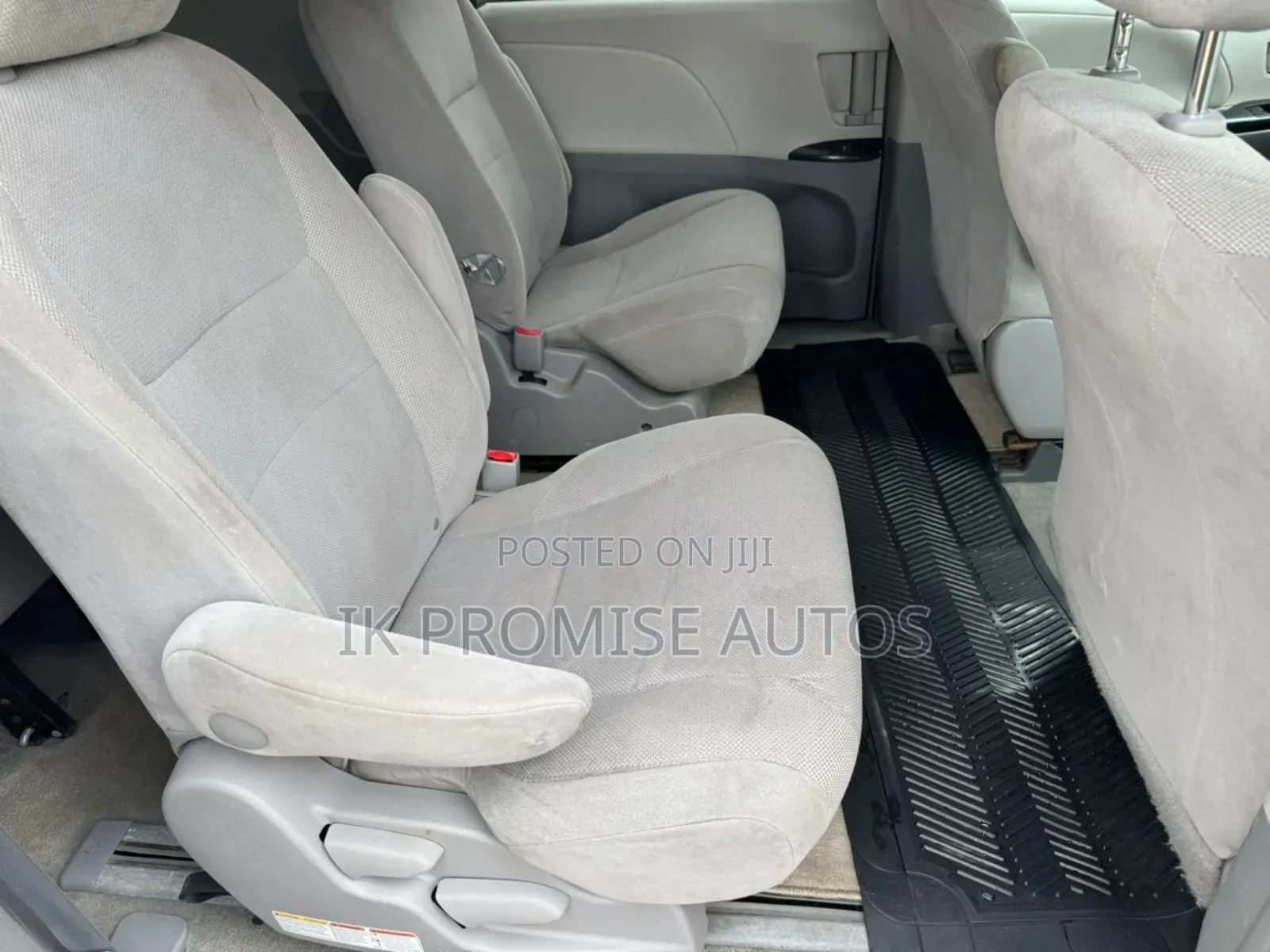 Toyota Sienna 2013 Silver