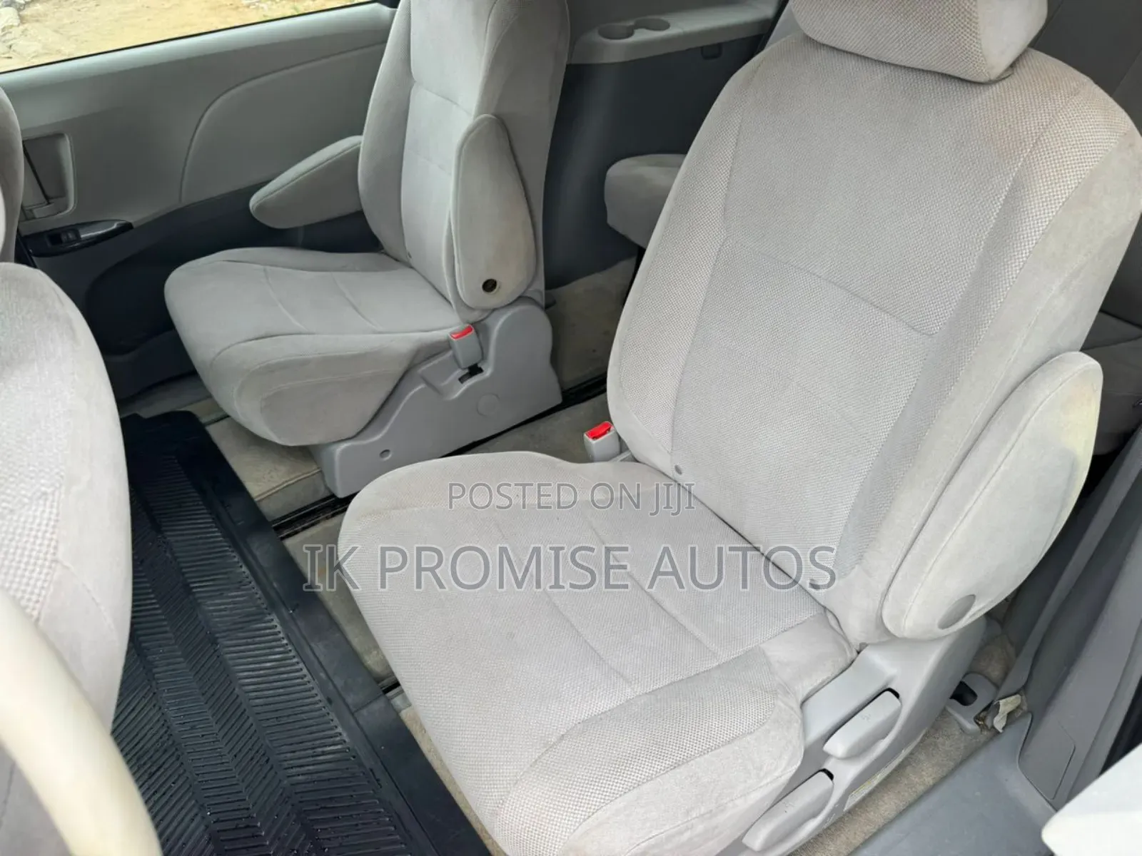 Toyota Sienna 2013 Silver