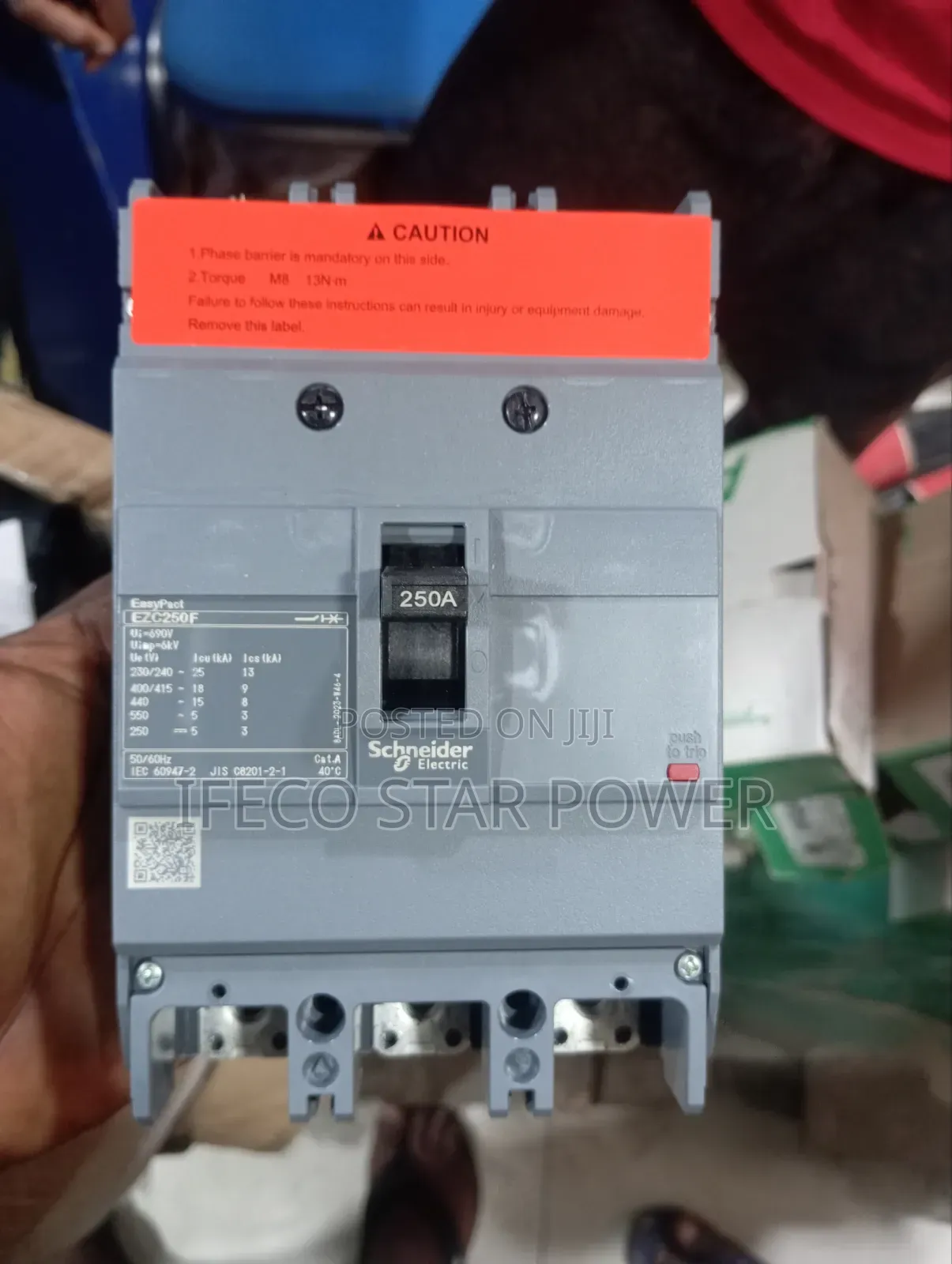 Schneider Breaker 250a 3pole McCb