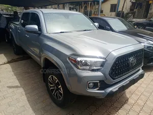 Toyota Tacoma 2022 Silver