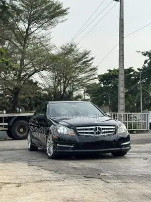 Mercedes-Benz C300 Sport 4Matic Sedan AWD (3.0L 6cyl 7A) 2012 Black
