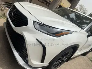 Toyota Highlander 2021 White